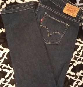 NWOT- Women's Levi's Jeans